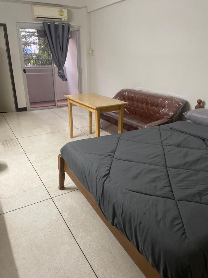 Viriyapon Appartement Bangkok Buitenkant foto